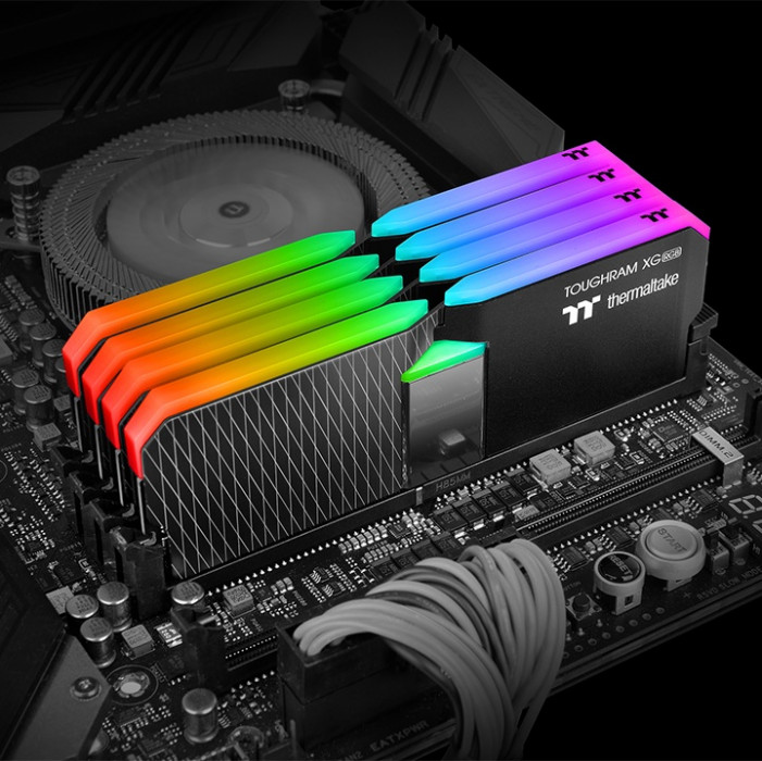 RAM Thermaltake TOUGHRAM RGB XG DDR4 16GB (2x8GB) 3600MHz CL18
